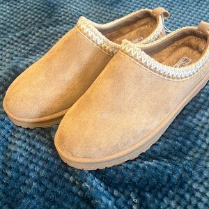 NWOT Cozy Olivia And Katie Slip On Slippers Shoes